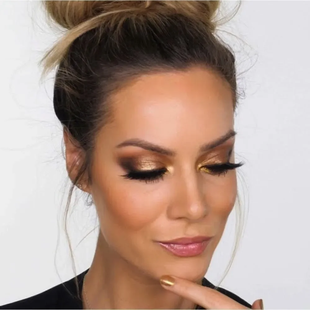 MAC Paint Pot in Born To Beam Paint Pot Eyeliner/Eyeshadow (Golden Shimmer)